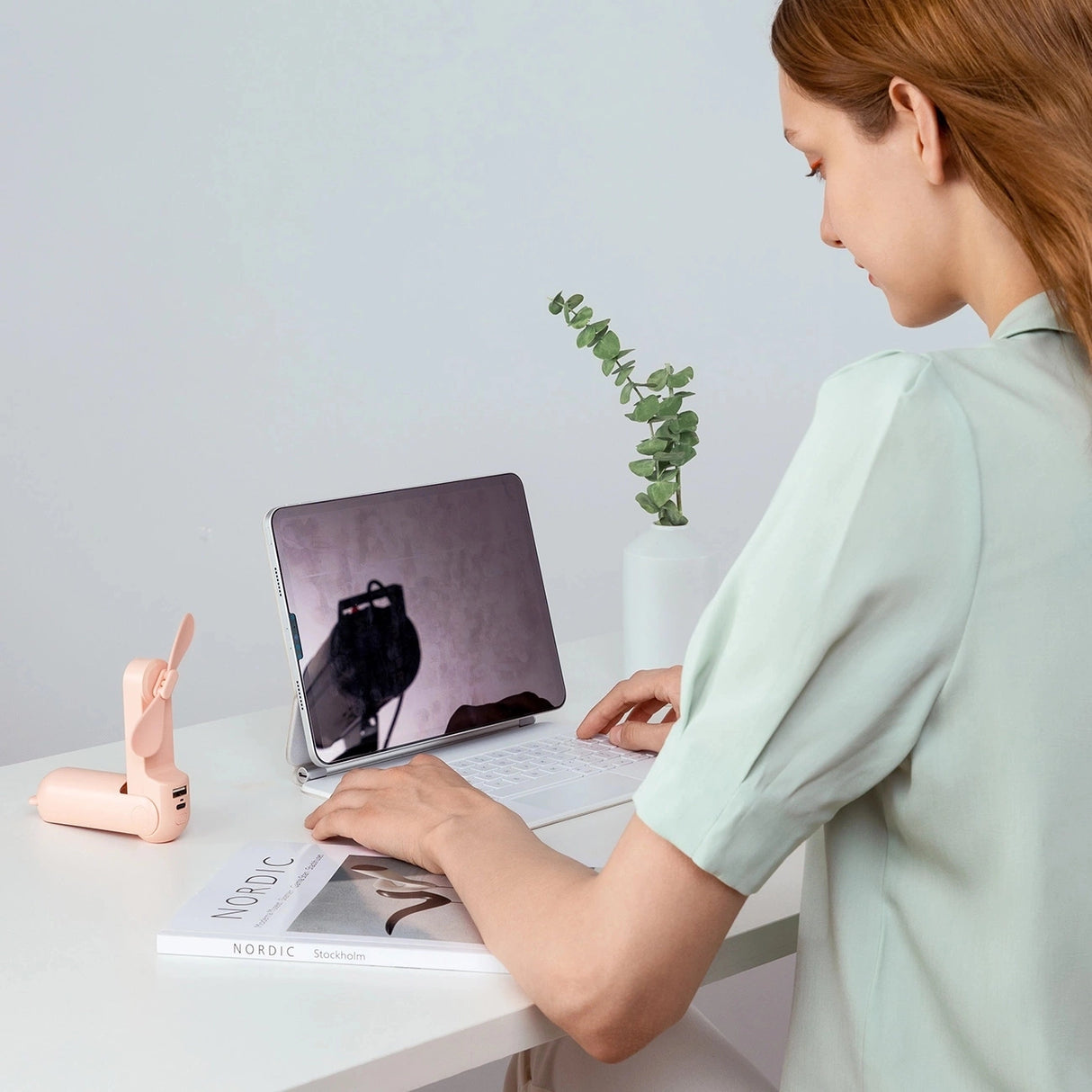 Jisulife håndholdt ventilator Life8 Plus Portable USB-ventilator med Power Bank-funktion 4500mAh og lommelygte - Pink