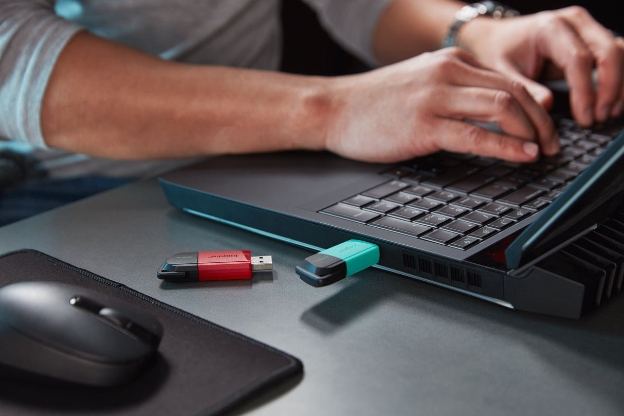 Kingston Technology DataTraveler 128 GB USB 3.2 Gen1 Exodia M (sort + rød)