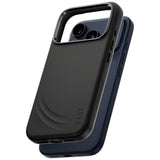CARE af PanzerGlass Feature FLOW MagSafe Case til iPhone 17 Pro - sort
