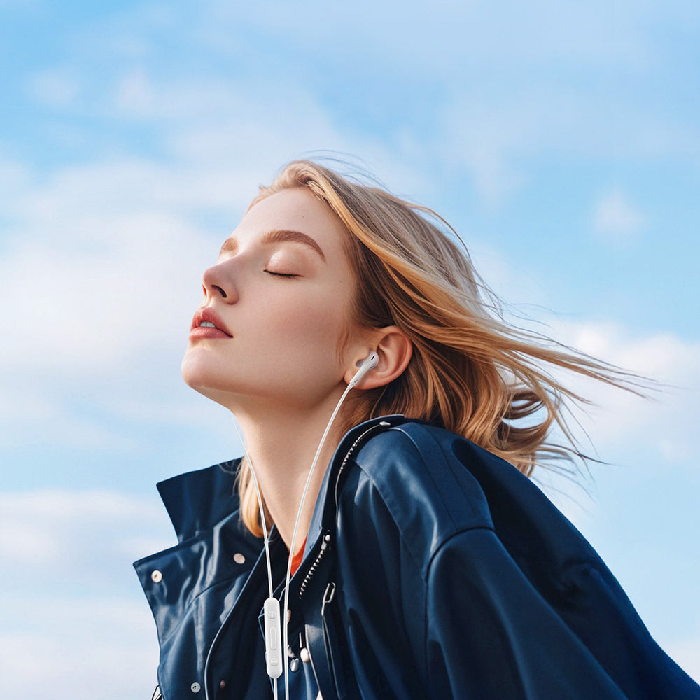 QCY LH1 In-Ear Wired Headphones med fjernbetjening og mikrofon 1,15 m - hvid