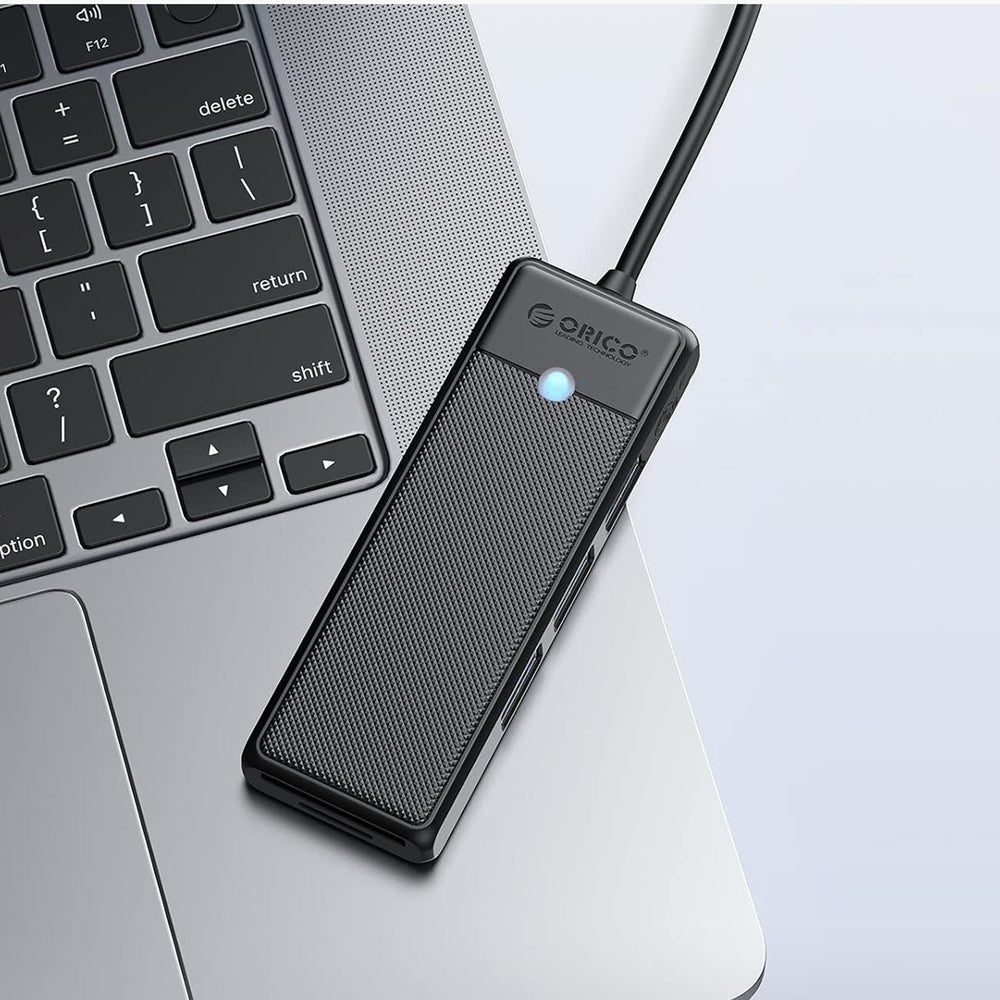 Orico PAPW3AT-U3 USB Hub 4-port 3x USB-A 3.0 with microSD/SD card reader 1.8 m - black
