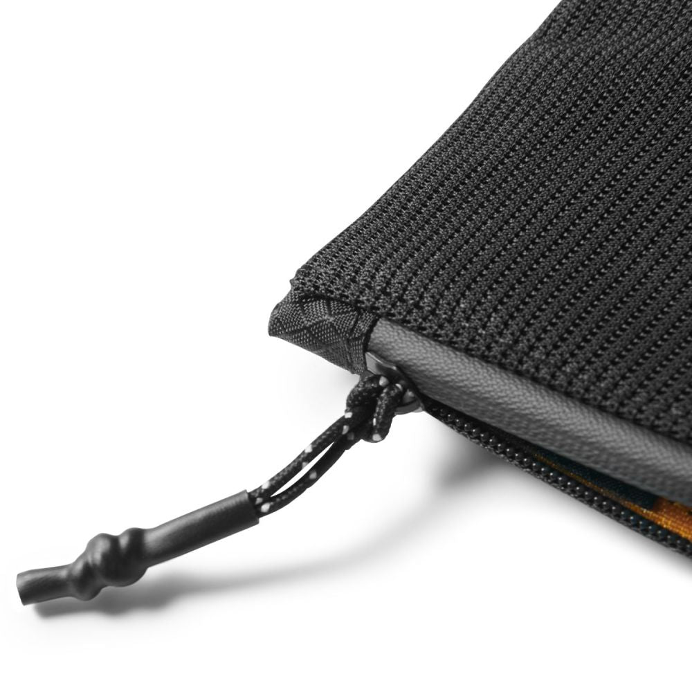 Spigen LF300 RFID Wallet - Black