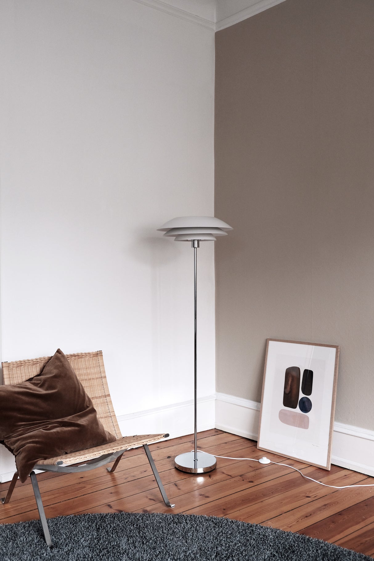 Dyberg Larsen DL45 mat hvid gulvlampe