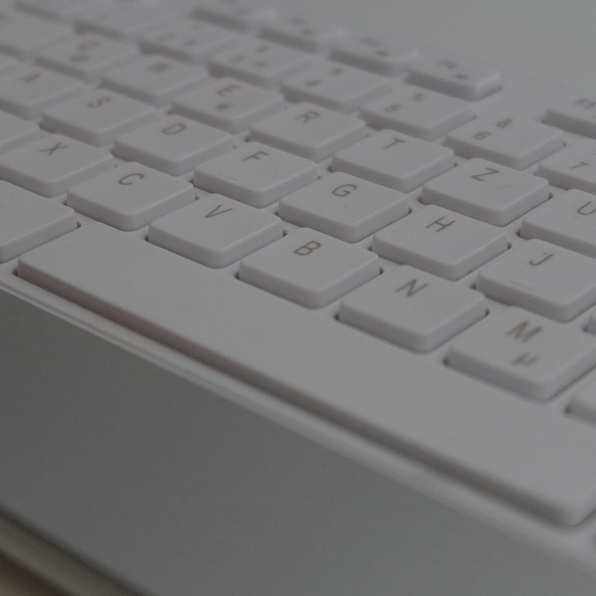 MediaRange MROS106 tastatur Mus inkluderet Hjem RF trådløst QWERTZ Tysk Sølv, Hvid