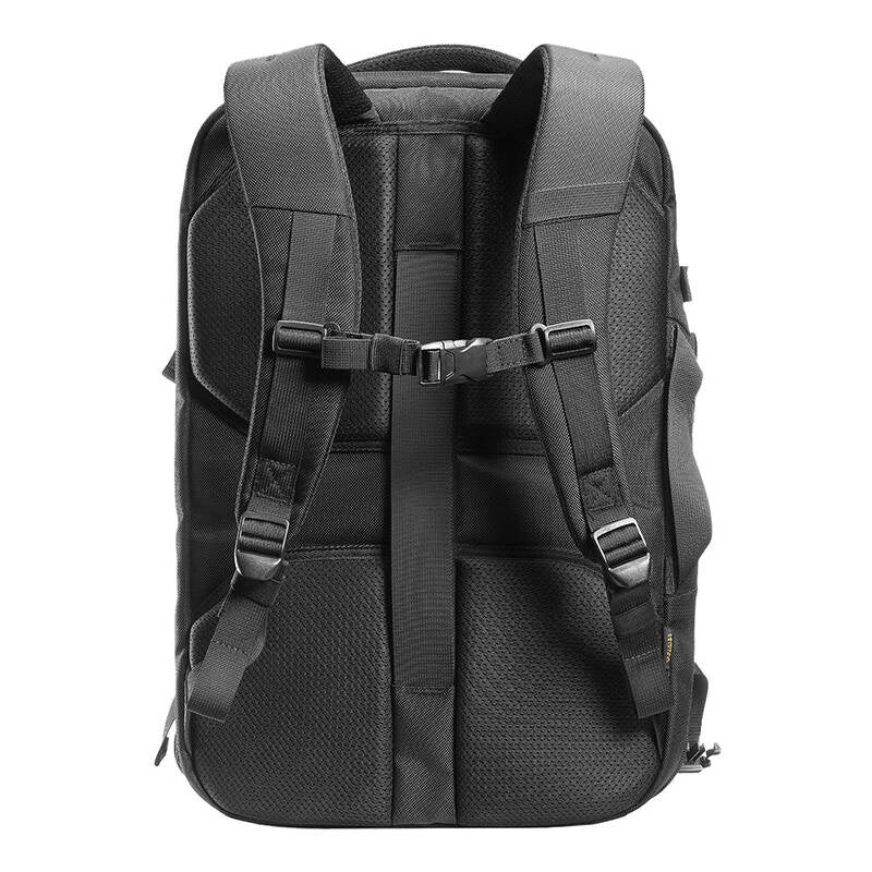 Rejse bærbar rygsæk Tomtoc Navigator-T66 17"/40L (sort)