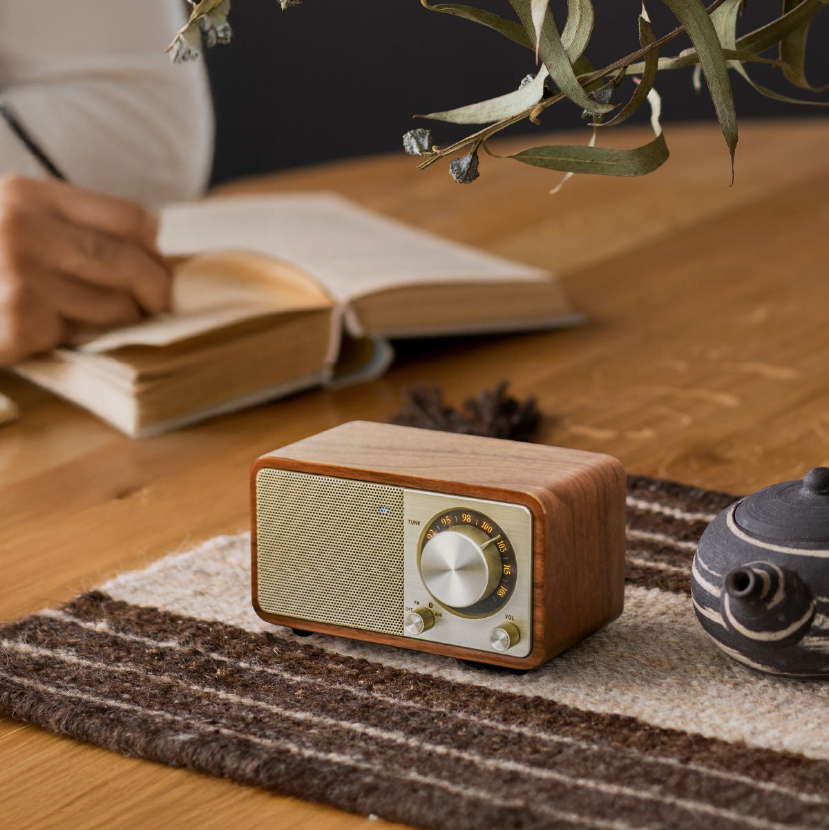 Sangean WR-7 Plus radio natural cherry