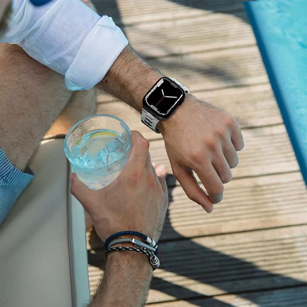 Tech Protect Rustfrit Linje Til Apple Watch 8 / 9 / 10 / 11 / Se / Ultra (44 / 45 / 46 / 49 Mm) Titanium