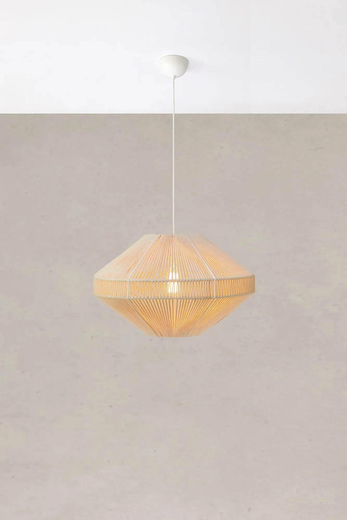 Markslöjd Razzo beige pendel