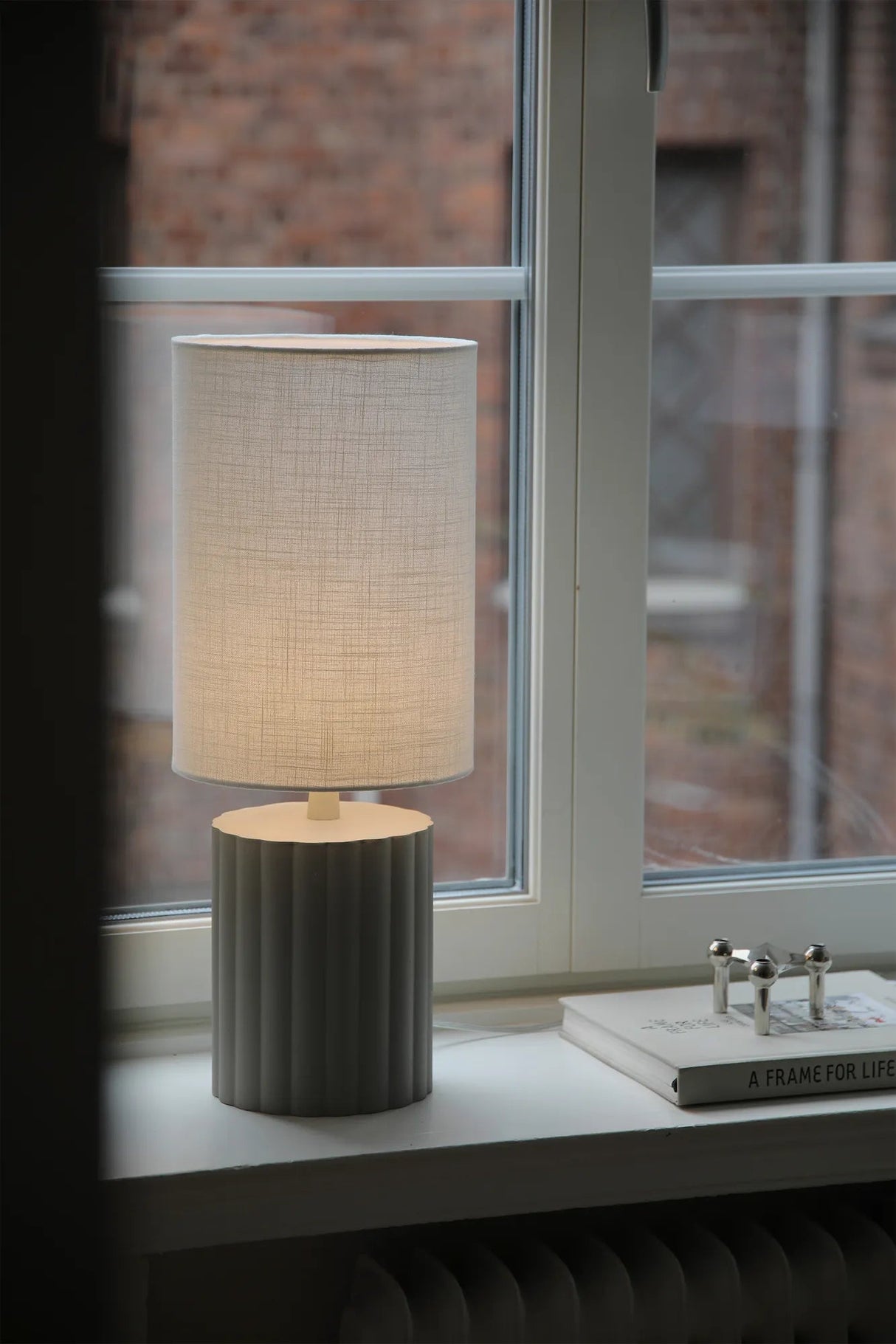 Markslöjd Can white/grey bordlampe
