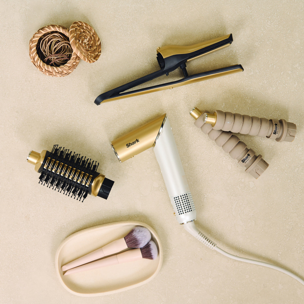 6-in-1 hair dryer and curling iron HD6052SEU Shark Glam