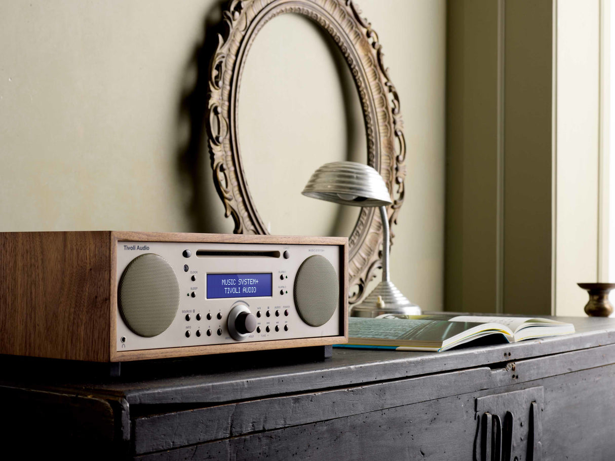 Tivoli Audio Music System BT Digital AM, FM Beige, Valnød MP3-afspilning