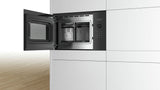 Bosch Serie 6 BFL554MB0 mikrobølgeovn Sort Solo mikroovn Indbygget 25 L 900 W