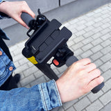 Wozinsky metalcykeltelefonholder, scooter sort (WBHBK3)