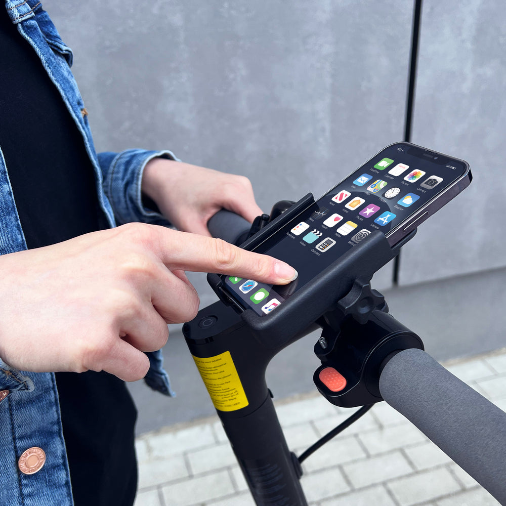 Wozinsky metalcykeltelefonholder, scooter sort (WBHBK3)