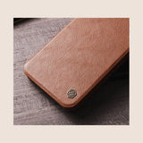 Nillkin Qin læder Pro Case Case til Samsung Galaxy S22+ (S22 Plus) Kamera beskytter Holster Cover Flip Case Brown