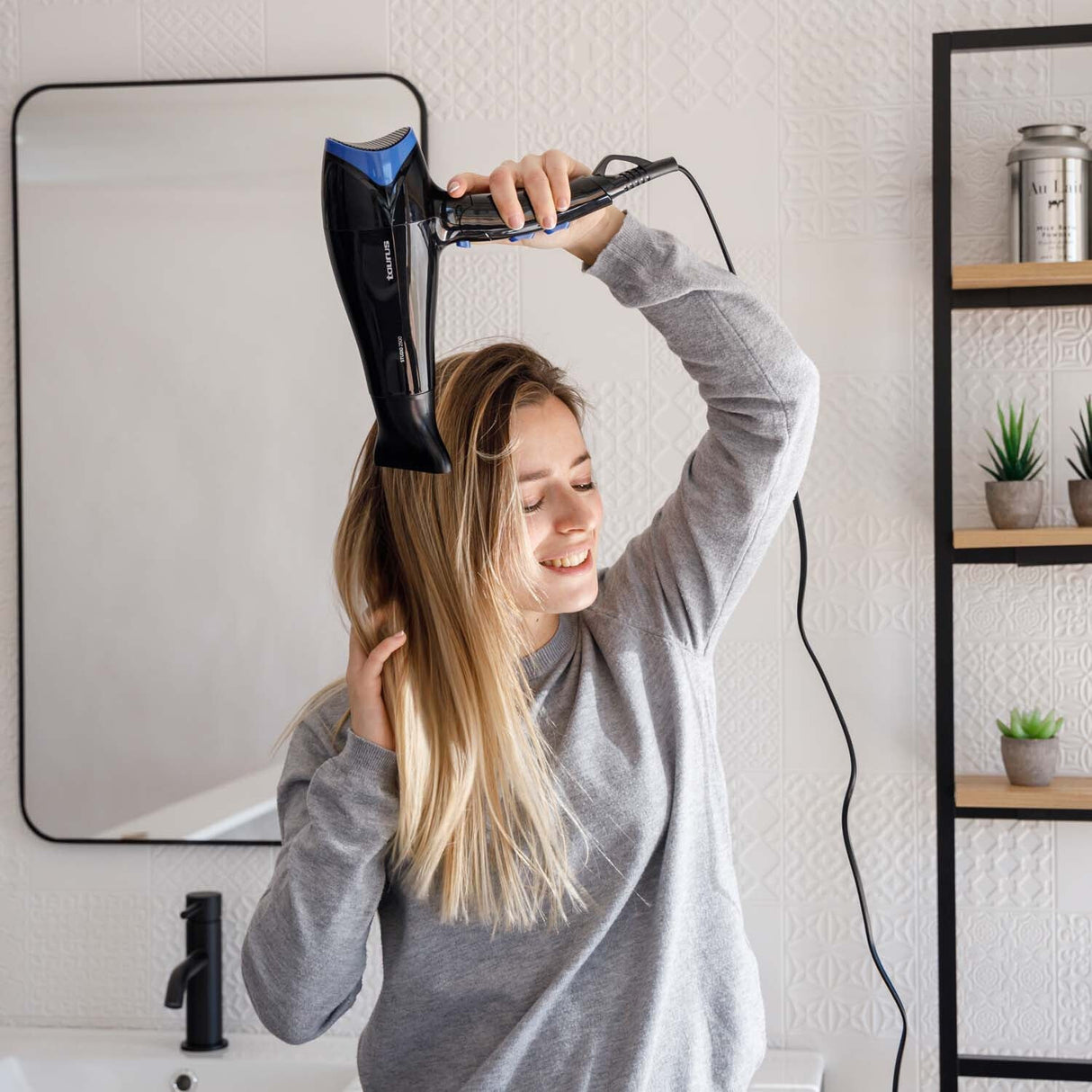 Taurus STUDIO 2500 hårtørrer 2400 W Sort