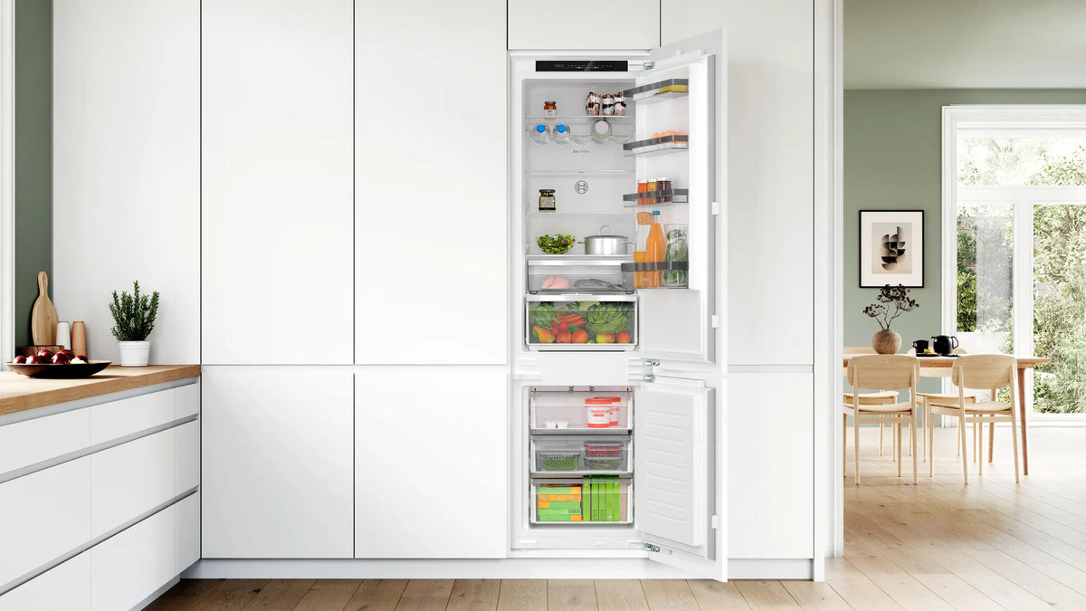 Bosch KIN96VFD0 integrerbart kølefryseskab