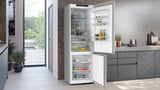 Siemens iQ300 KG49NVIDG køle-/fryseskab Fritstående 440 L Rustfrit stål