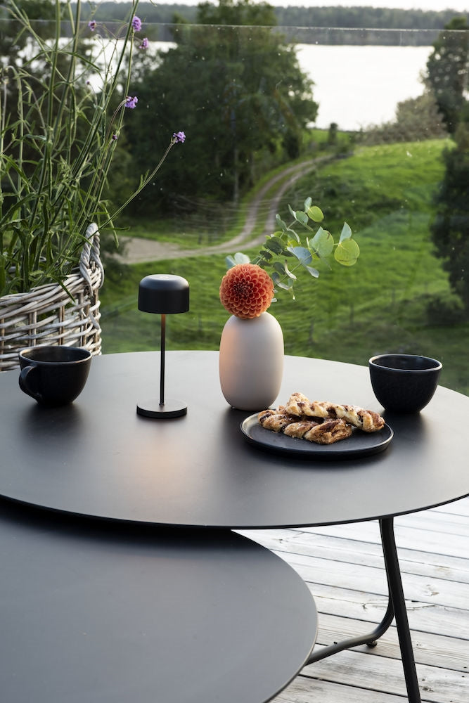 Konstsmide Lille mini sort bordlampe portable