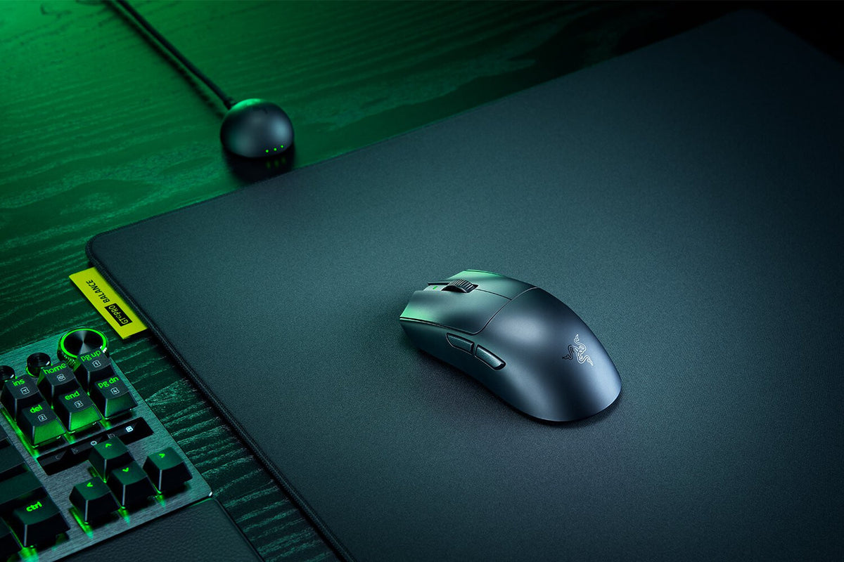 Razer Viper V4 Pro mus Spil Højre hånd RF Wireless + USB Type-C Optisk 50000 dpi