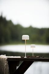 Konstsmide Lille mini hvid bordlampe portable