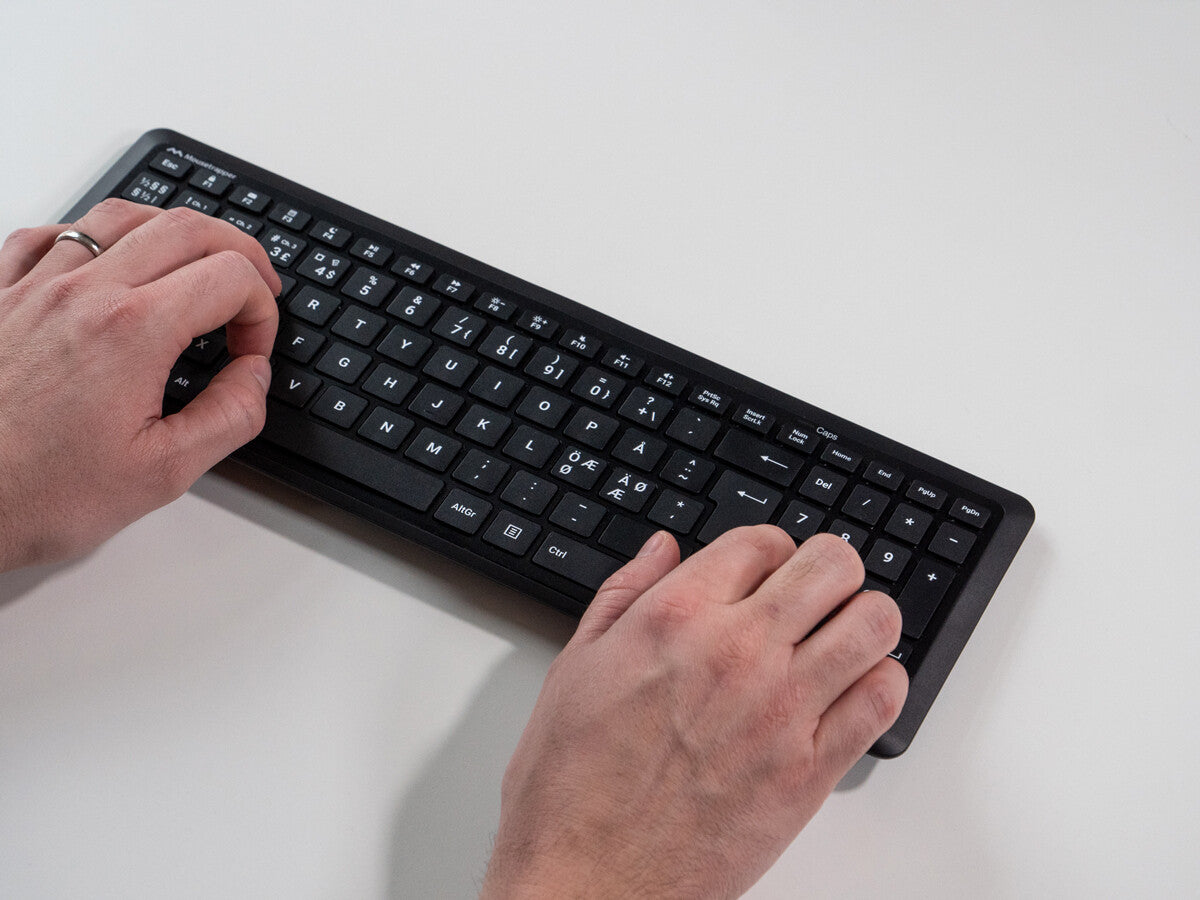 Mousetrapper Type Midi - NORDIC tastatur Hjemme/kontor USB + RF Wireless + Bluetooth QWERTY Nordisk Sort