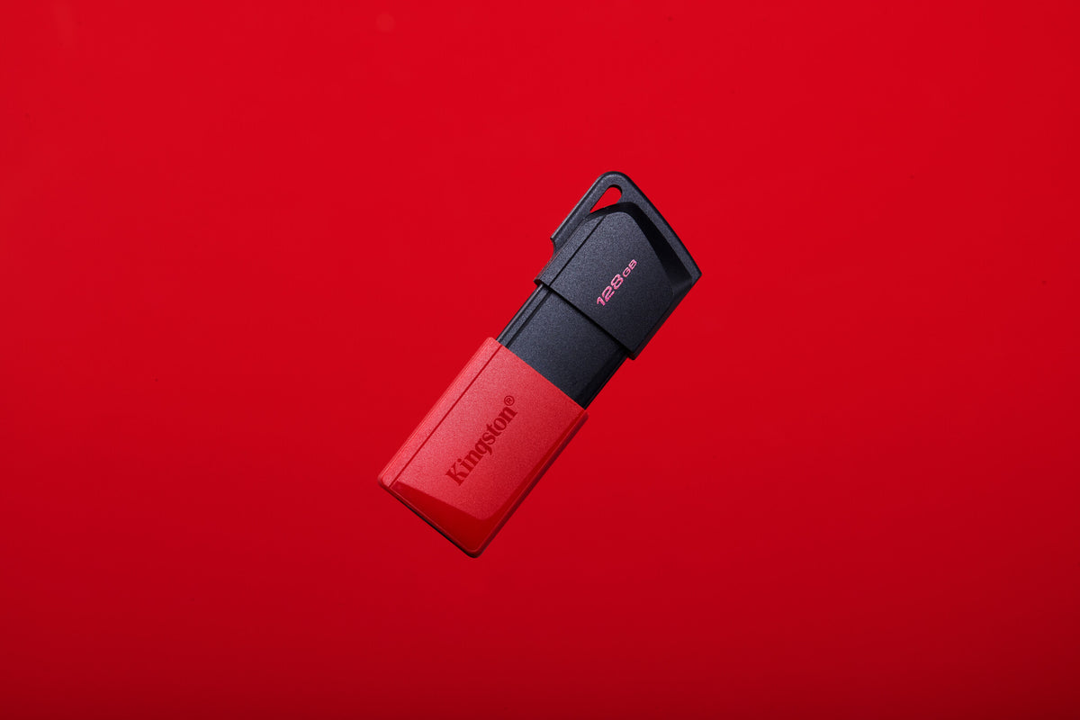 Kingston Technology DataTraveler 128 GB USB 3.2 Gen1 Exodia M (sort + rød)