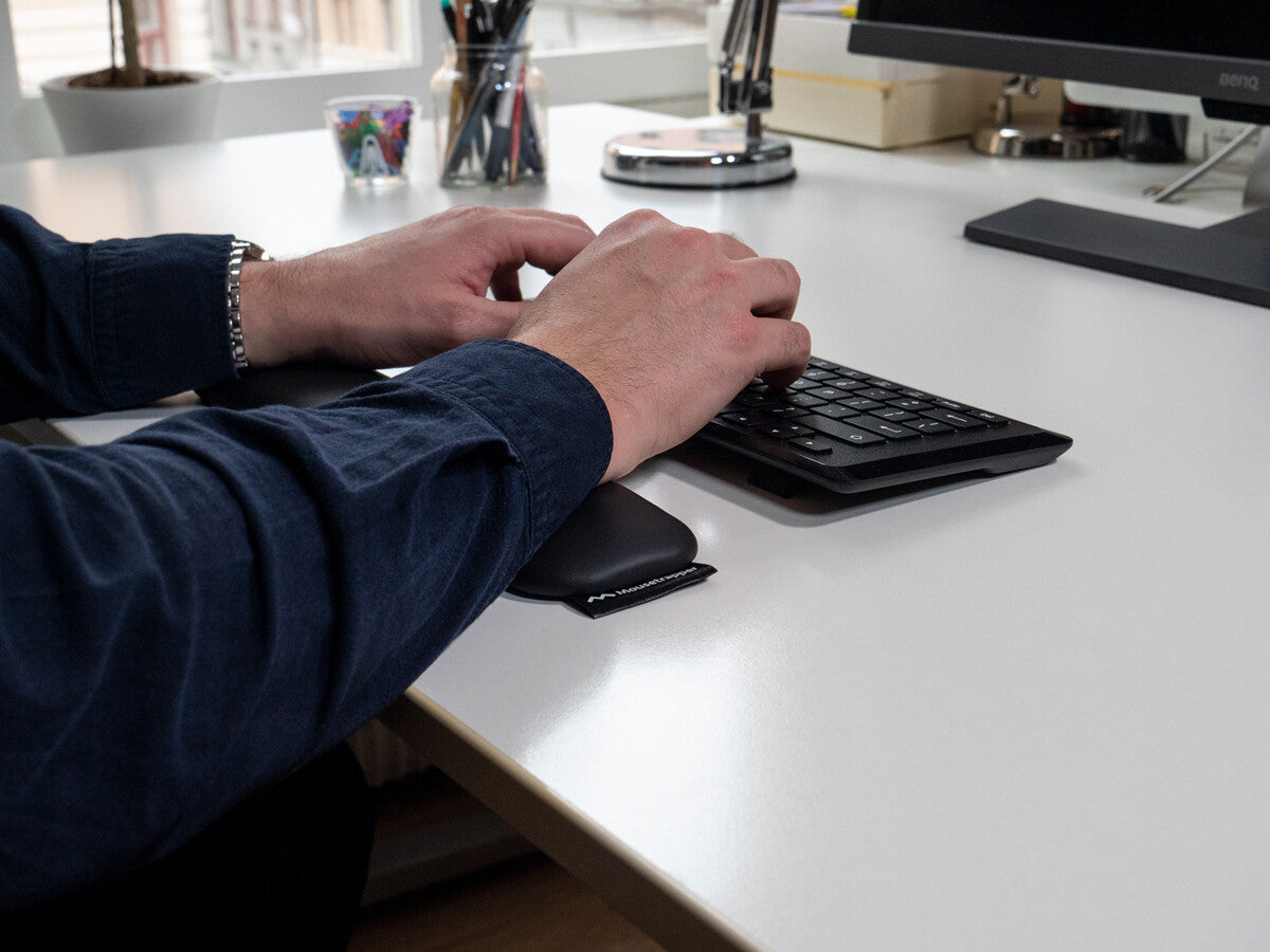 Mousetrapper Wrist Support - Small håndledsstøtte Imiteret læder Sort