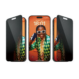 PanzerGlass ® Privacy Skærmbeskyttelse iPhone 15 Pro Max | Ultra-Wide Fit m. EasyAligner