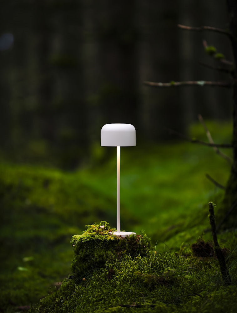Konstsmide Lille hvid bordlampe portable