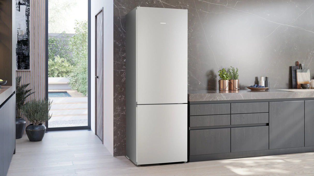 Siemens iQ300 KG49NVIDG køle-/fryseskab Fritstående 440 L Rustfrit stål