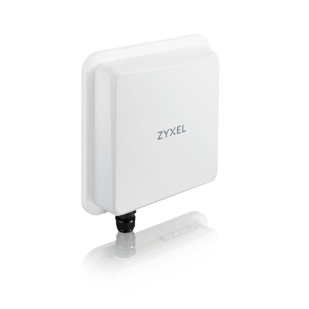 Zyxel Nebula FWA710 5G Outdoor PoE Router med 1 års Nebula Pro Licens