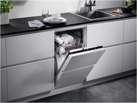 AEG  FSE32407Z smal opvaskemaskine til integrering