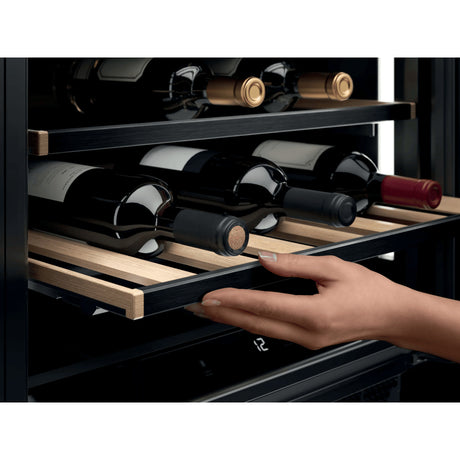 AEG NSW8S826GT fritstående vinkøleskab
